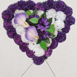 Ритуальный венок на похороны сердце фиолетово-белое